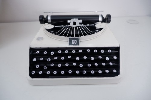 Old fashioned typewriter - fashioned,