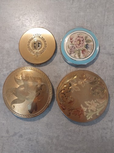 Lot ladies vintage powder - of,