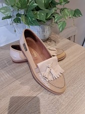 Russell and bromley size 5 - and,