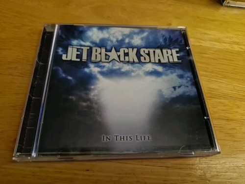 Jet black stare - jet,