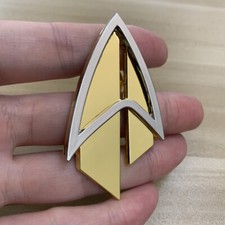 ST Admiral JL Picard Pin The Next Generation Starfleet Gold Badge Brooch