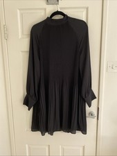 Stunning H&M Pleated Black