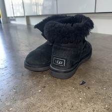 UGG BAILEY BUTTON BLING BLACK