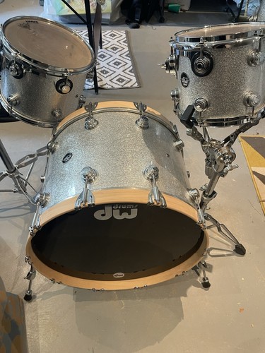 Drum kit black - drum, badge