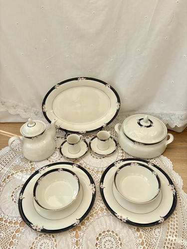 Vintage royal doulton vogue - royal,