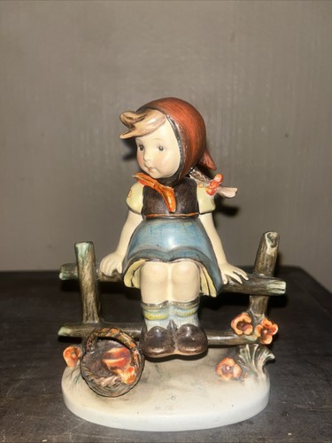 Hummel 112 just - hummel, resting