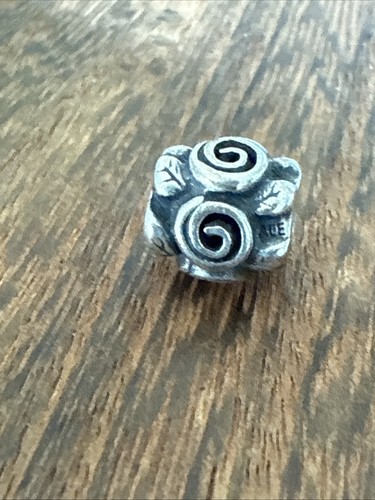 Pandora charm rose leaf - pandora,
