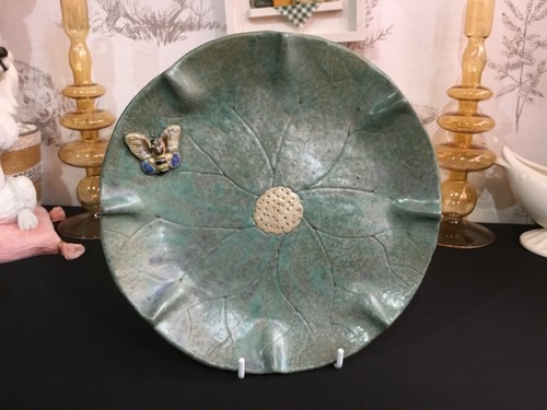 Hand made pottery - , leaf/flower