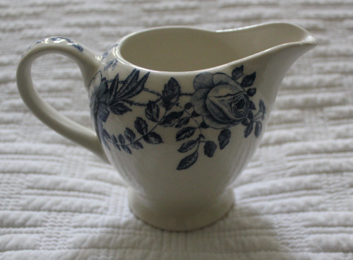 Churchill milk jug blue - -,
