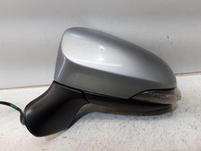 GENUINE 2016 TOYOTA AVENSIS  9