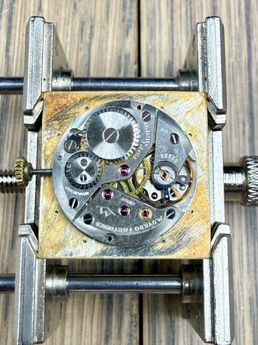Vintage movado cal 246 17j - 246,
