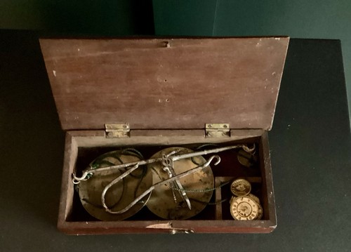Boxed antique balance scales - boxed,