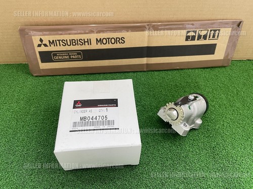 Mitsubishi jeep j54 - mitsubishi, rear