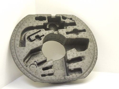 Audi spare wheel well - audi, 8p