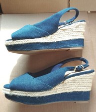 M & S SIZE 4.5 WIDE FIT NAVY DENIM CANVAS ESPADRILLES. B210103025B278A