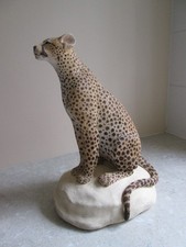 FABULOUS VINTAGE LARGE CERAMIC SCULPTURE OF A CHEETAH - SIGNED SALKOWSKI  1990