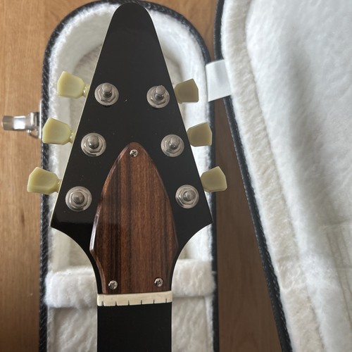 Flying truss rod cover - flying, v