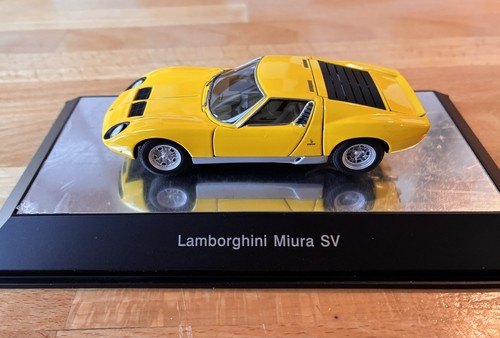 Autoart lamborghini miura - lamborghini,