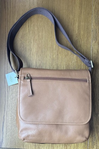 Bnwt fossil trey city bag - fossil,