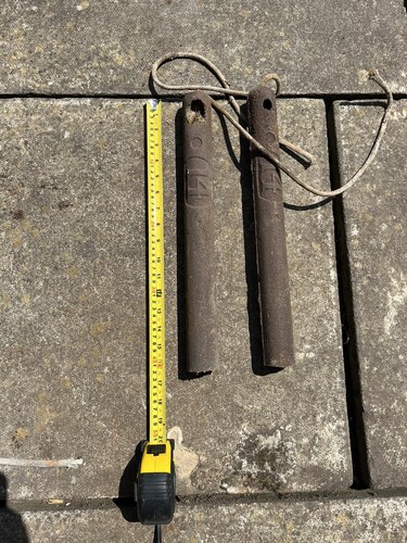 Antique sash window - x,