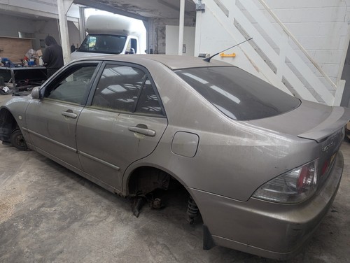 Lexus is300 breaking - lexus,