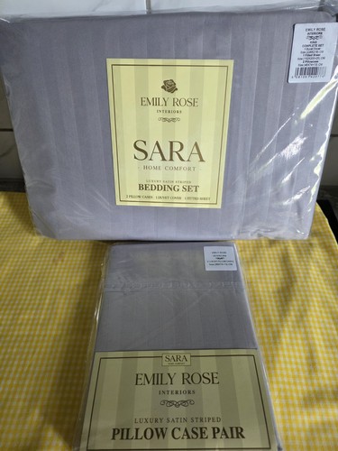 Bedding set bnwt - set.,