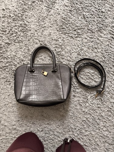 Black crocodile effect cross - crocodile,
