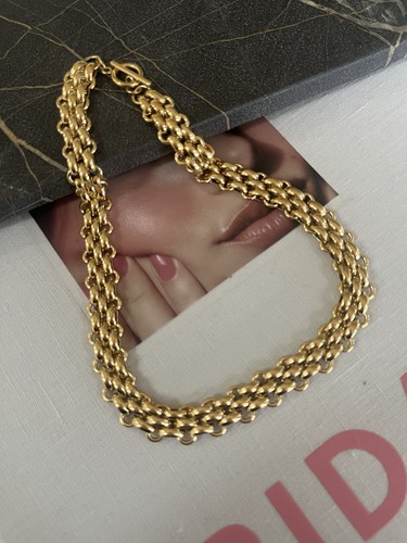 Gold chunky bar bold - t,