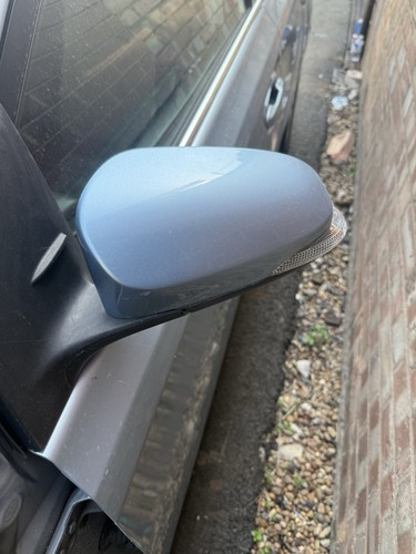 Toyota auris hatchback - toyota,