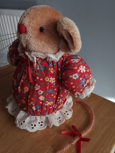 Vintage avon miss - avon, mouse