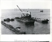 1976 Press Photo Boat barge at
