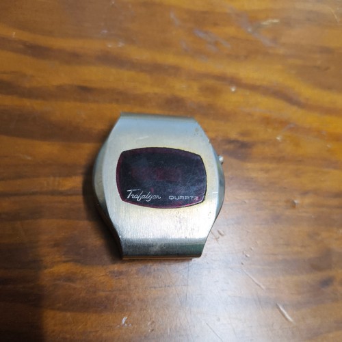 Vintage trafalgar quartz red - vintage,