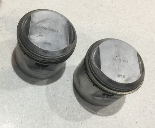 Triumph 650 pistons - , 70-2891