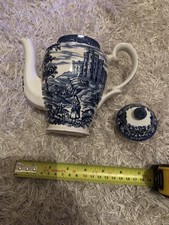 Olde Country Castles Teapot