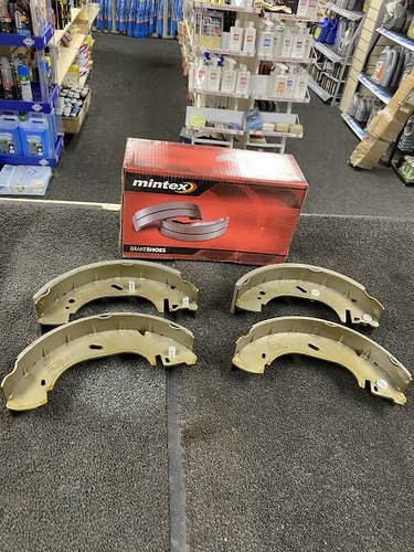 Rear brake shoes - shoes, ford
