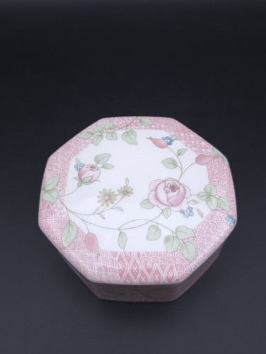 Wedgwood rosehip accent - rosehip,