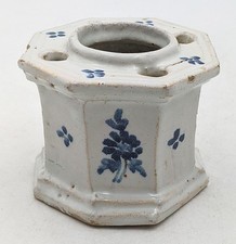 18TH CENTURY SPANISH TALAVERA POTTERY INKWELL