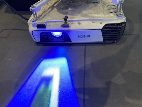 Epson h730b projector - ,