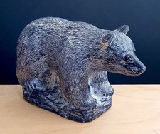 WOLF ORIGINAL CANADA THE WOLF SCULPTURES HAND CARVED BEAR WITH ORIGINAL STICKER
