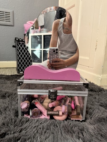 Make and mirror set - make,