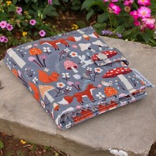 NEEDLE CASE WITH CONTENTS