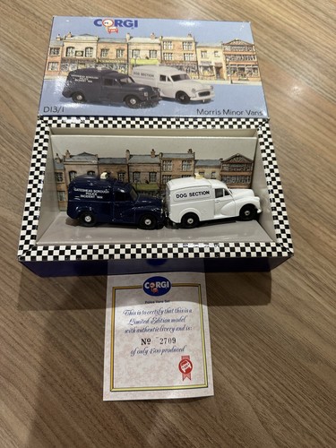 Corgi morris minor vans - morris,