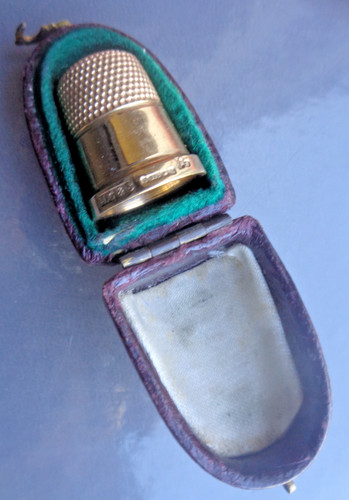 9ct gold thimble case sewing - 9ct,