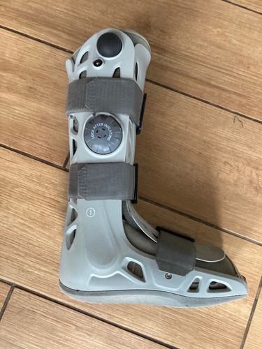 Air cast soft strike - air, boot.