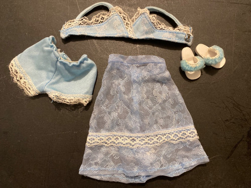 Pedigree sindy doll - sindy, clothes