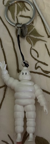 Michelin man waving keychain - man,