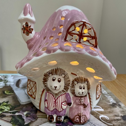 Piggery pottery hedgehog pink - pottery,