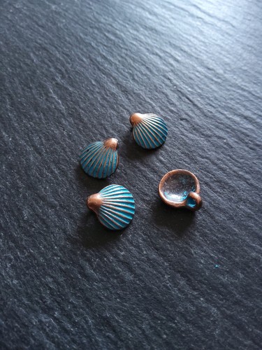 Antique copper alloy - or,