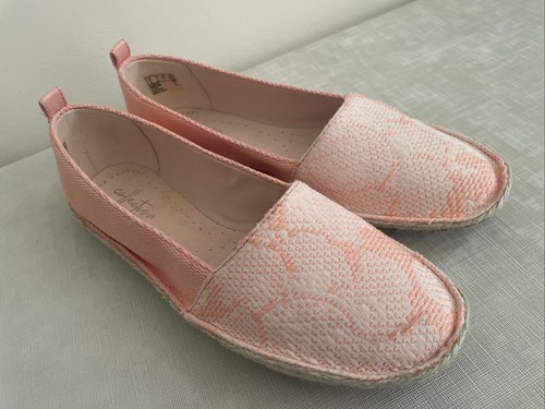 Womans peach coloured slip - slip, on