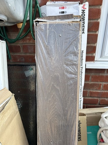 Howdens oak laminate - oak,